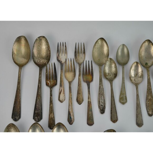 Large Lot 44 Vintage Antique Silverware Flatware Mixed Brands Patterns - Picture 2 of 16